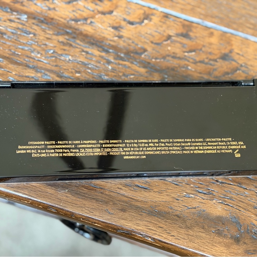 Urban Decay Eyeshadow Palette — Peach, Gold, Coral, Blue, Purple Shades - Picture 7 of 16